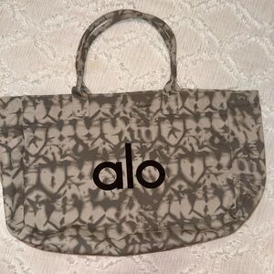 ALO Yoga Black and Gray Women's Tote Bag